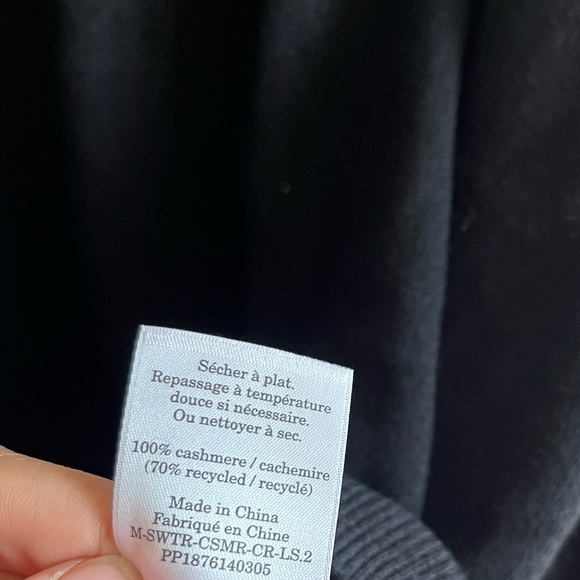 NWT Everlane The Classic Crew in Cashmere Black - Medium - 100% Cashmere - Picture 10 of 12